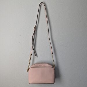 "Chic on the Go: MICHAEL Michael Kors Jet Set Travel Crossbody Purse"